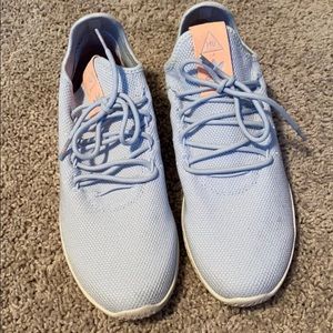 Brand new tennis shoes